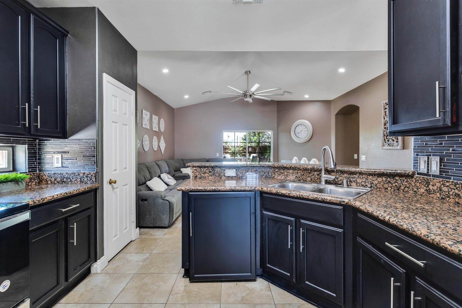 1241 Black Sea Avenue, Thermal, CA 92274