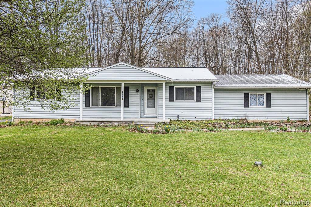 638 Foxfire Drive, Marion Township, MI 48843