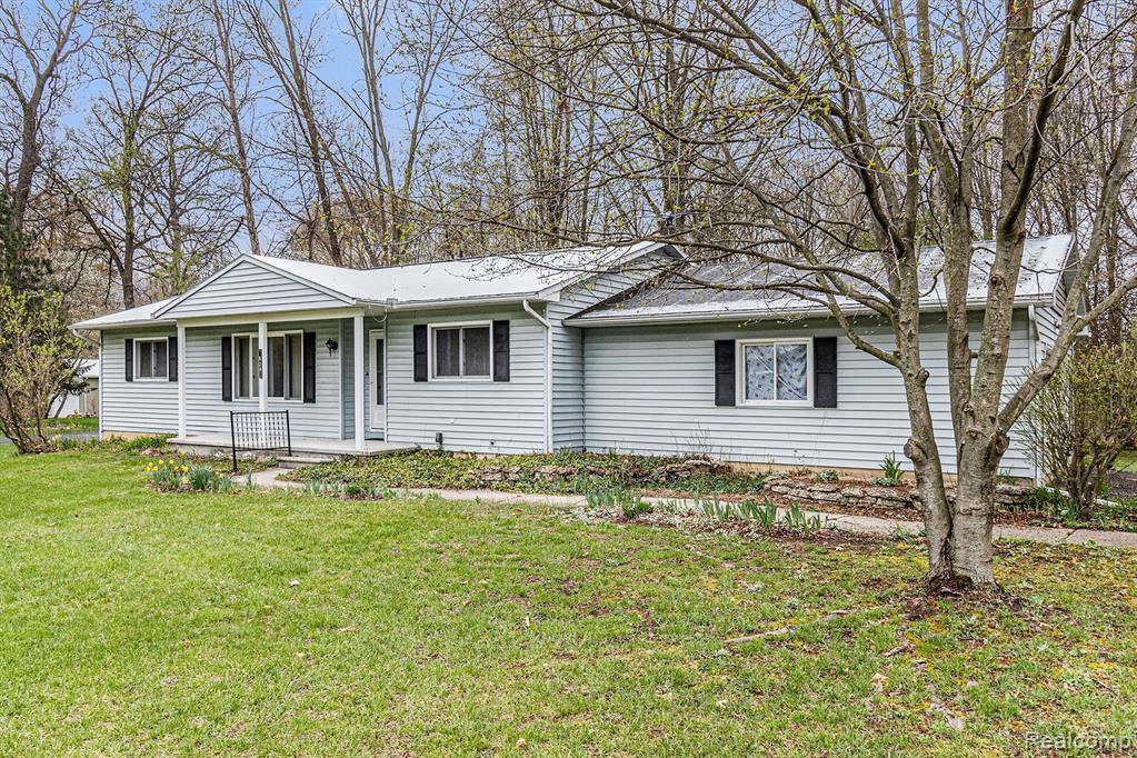 638 Foxfire Drive, Marion Township, MI 48843