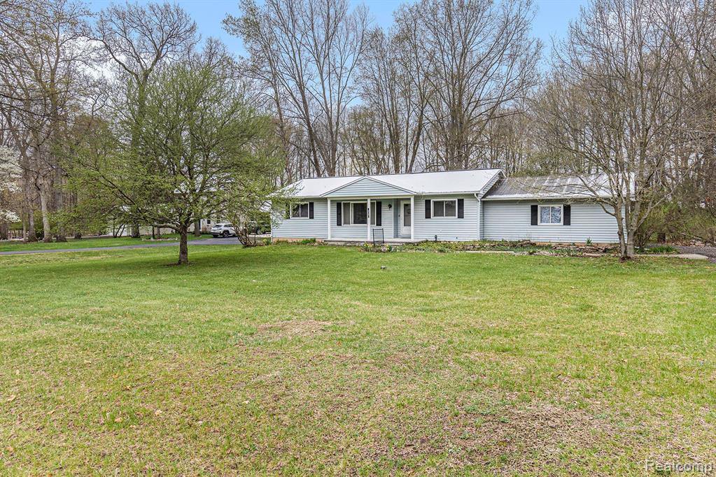 638 Foxfire Drive, Marion Township, MI 48843