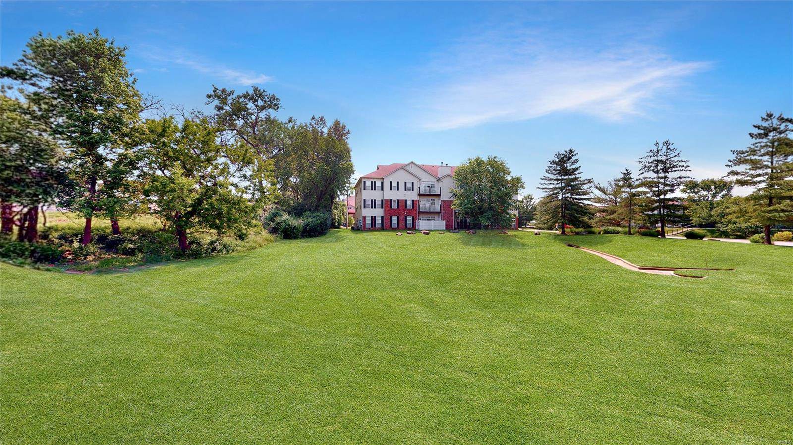 1287 Gardens Circle Drive, Saint Louis, MO 63125