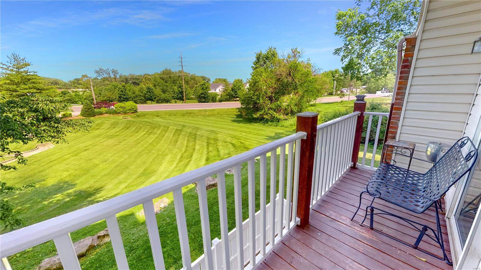 1287 Gardens Circle Drive, Saint Louis, MO 63125