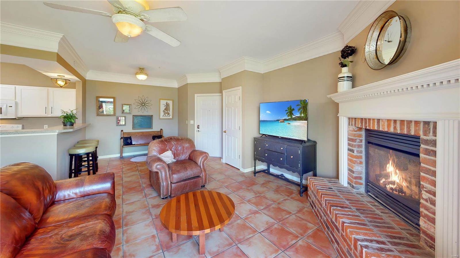 1287 Gardens Circle Drive, Saint Louis, MO 63125