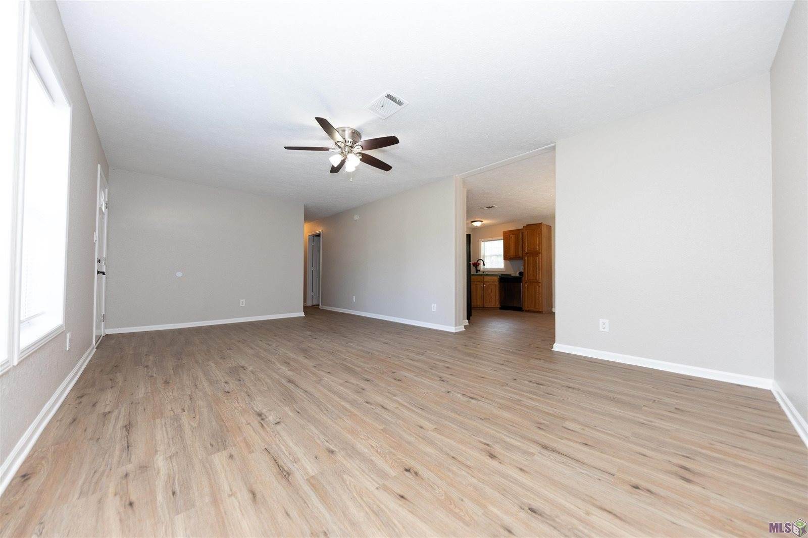 17890 Bay Paul Rd, Livingston, LA 70754