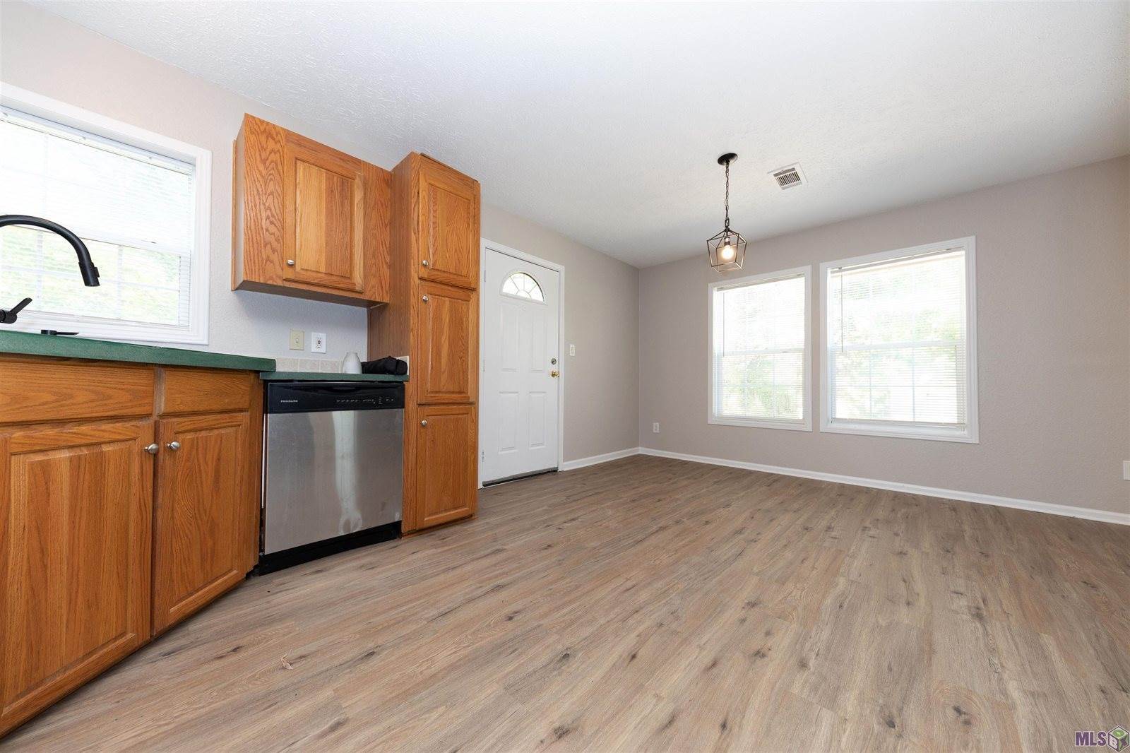 17890 Bay Paul Rd, Livingston, LA 70754