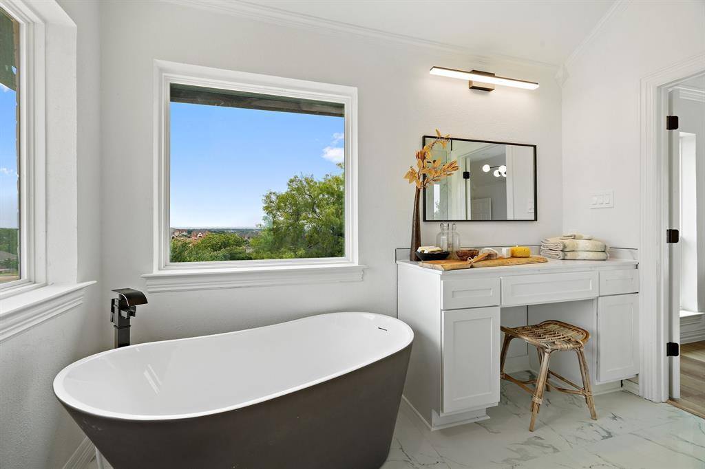 429 Rolling Oaks Ridge, Cedar Hill, TX 75104