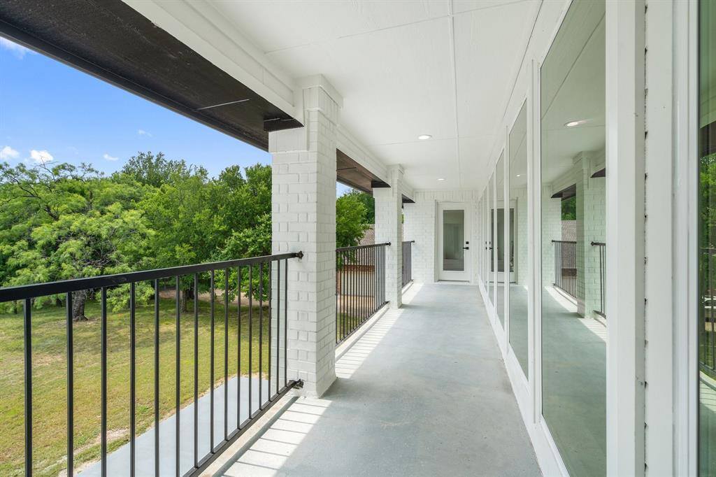 429 Rolling Oaks Ridge, Cedar Hill, TX 75104