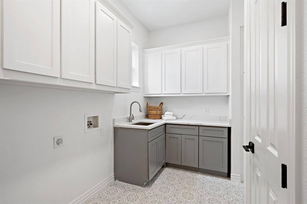 429 Rolling Oaks Ridge, Cedar Hill, TX 75104