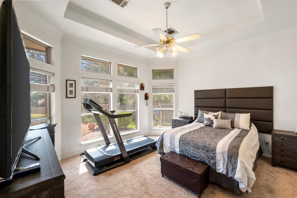 2301 Whisperton Drive, Arlington, TX 76016