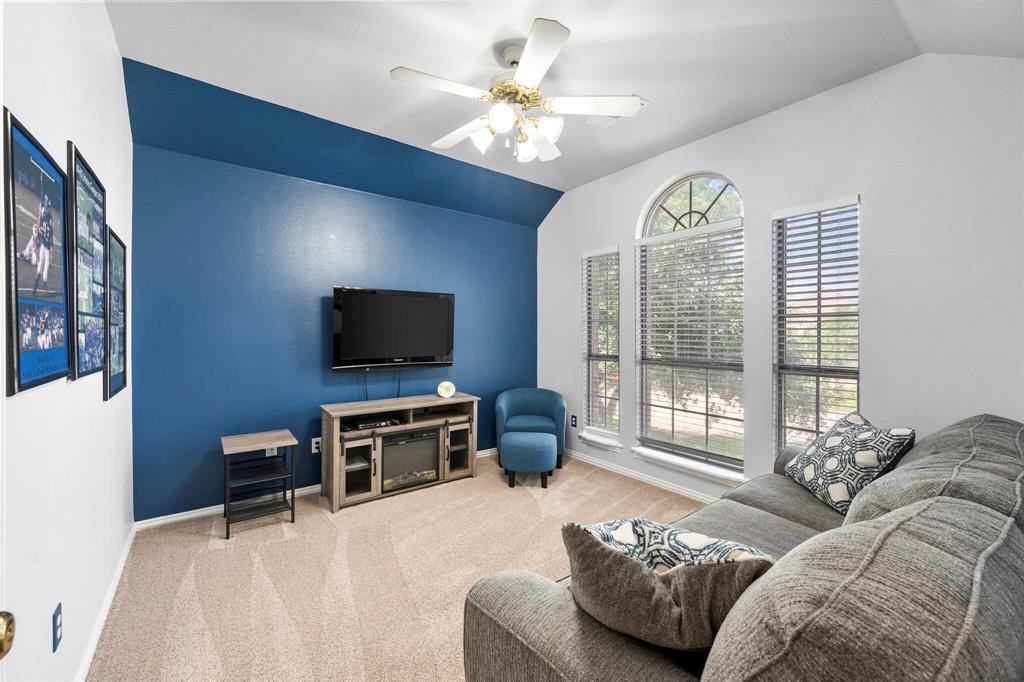 2301 Whisperton Drive, Arlington, TX 76016