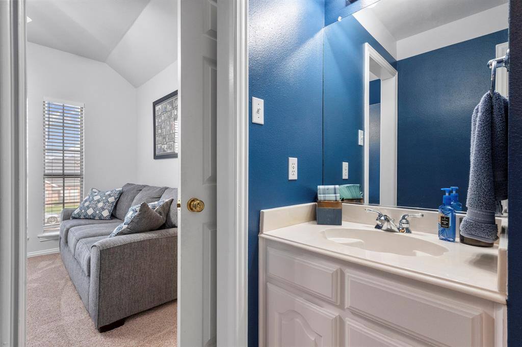 2301 Whisperton Drive, Arlington, TX 76016