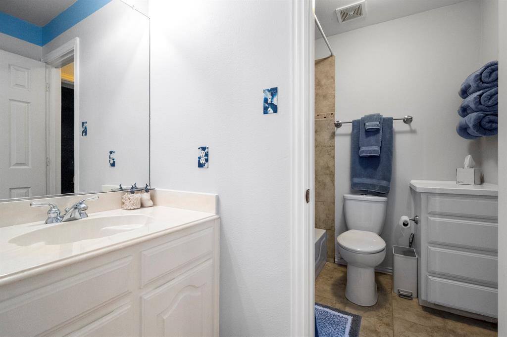 2301 Whisperton Drive, Arlington, TX 76016