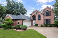 2301 Whisperton Drive, Arlington, TX 76016