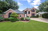 2301 Whisperton Drive, Arlington, TX 76016
