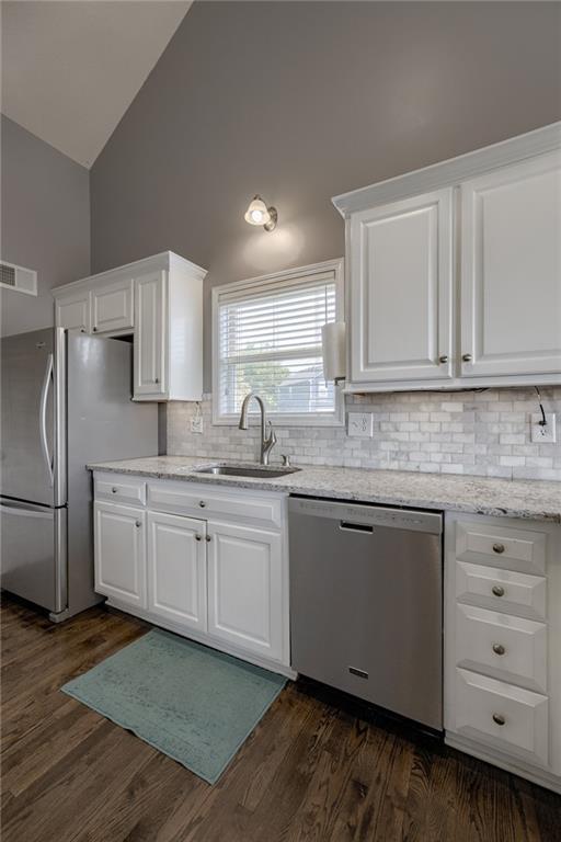 908 Colonial Drive, Pleasant Hill, MO 64080