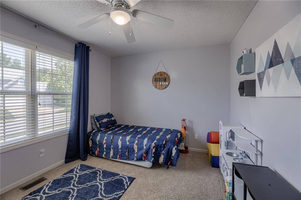 908 Colonial Drive, Pleasant Hill, MO 64080