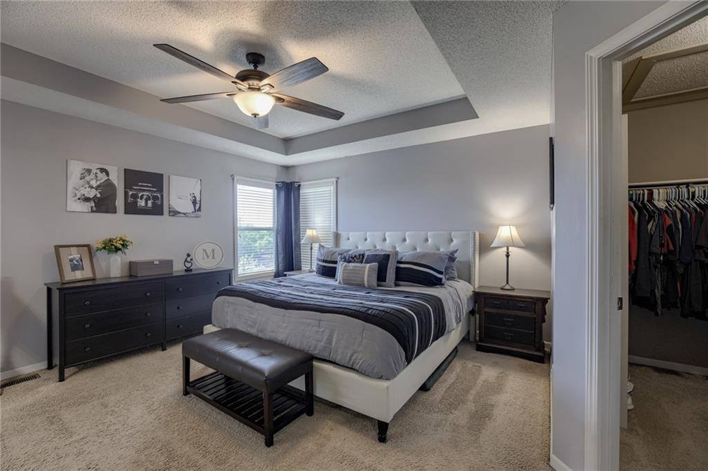 908 Colonial Drive, Pleasant Hill, MO 64080