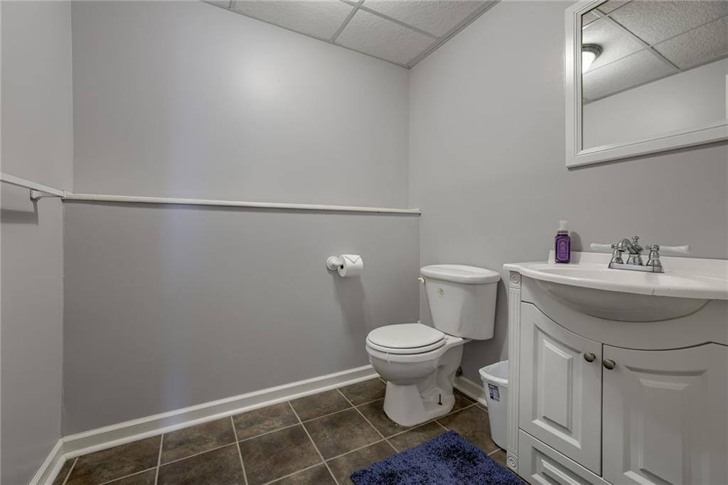 908 Colonial Drive, Pleasant Hill, MO 64080