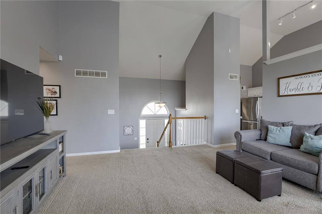 908 Colonial Drive, Pleasant Hill, MO 64080