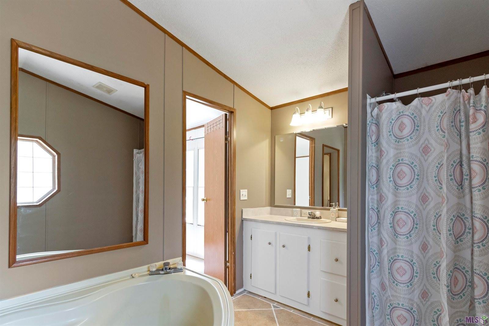 31620 Tickfaw Acres Rd, Holden, LA 70744