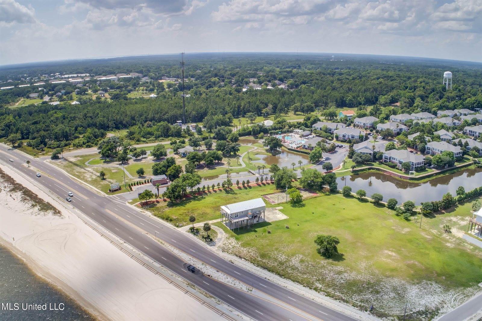 898 W Beach Boulevard, Long Beach, MS 39560