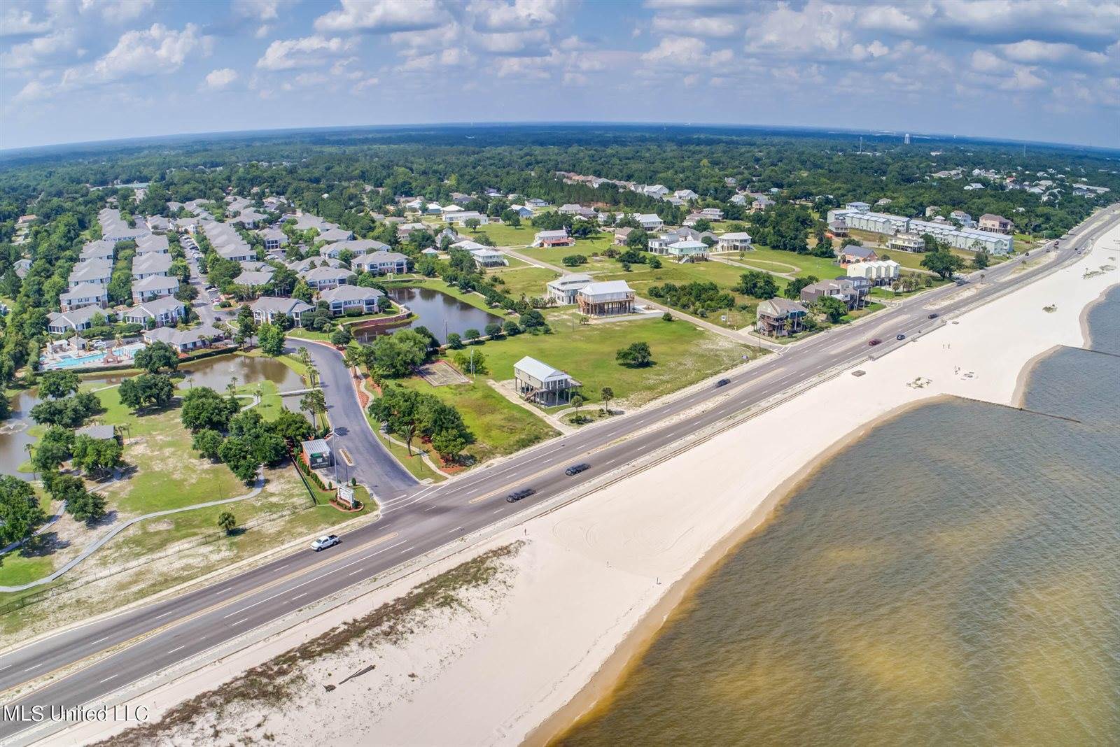 898 W Beach Boulevard, Long Beach, MS 39560