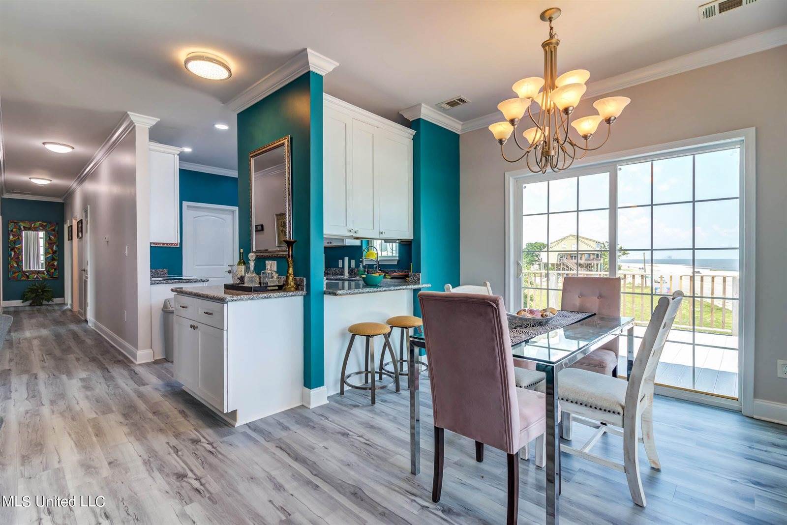 898 W Beach Boulevard, Long Beach, MS 39560