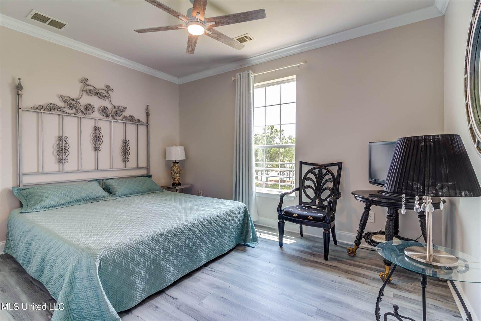 898 W Beach Boulevard, Long Beach, MS 39560