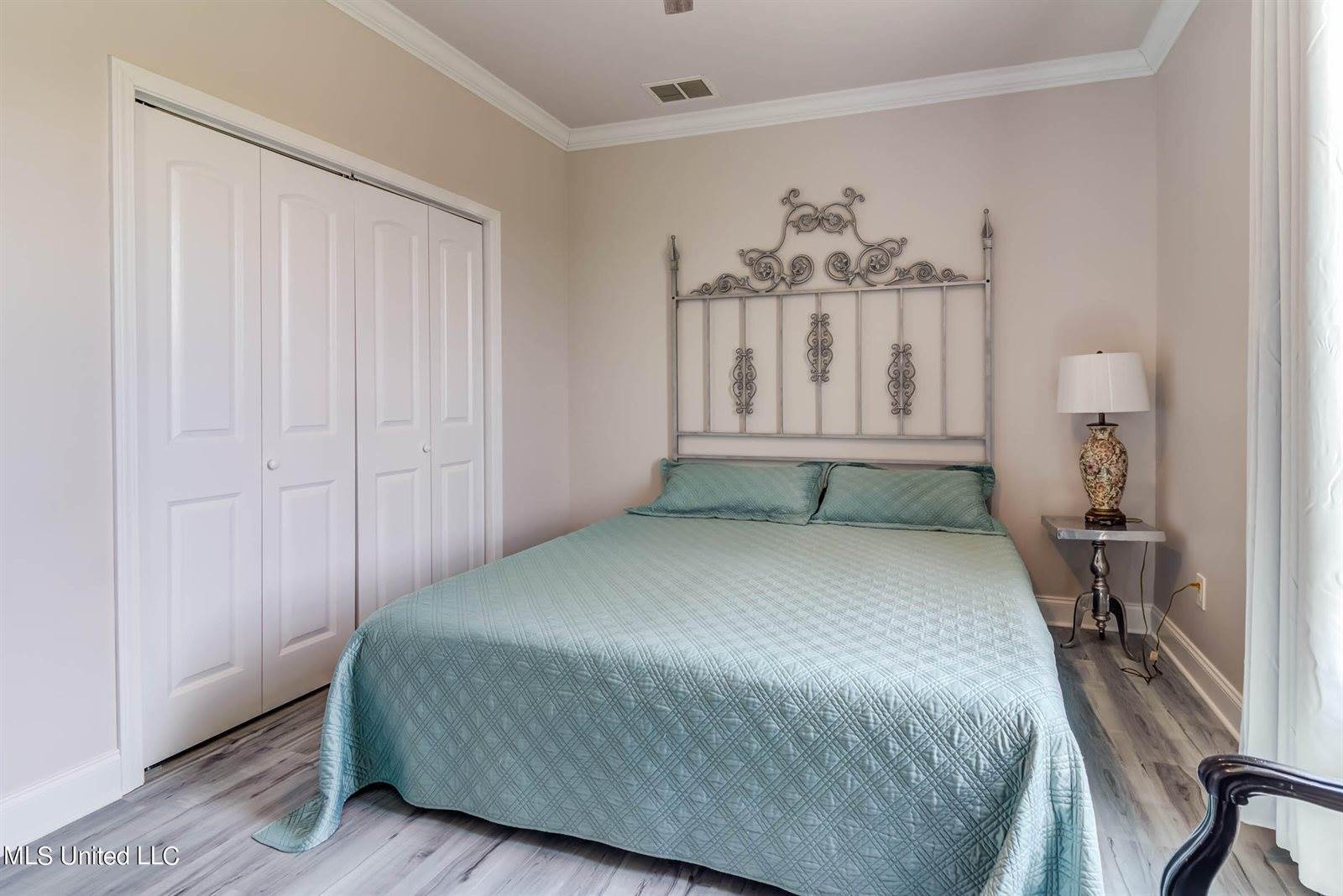 898 W Beach Boulevard, Long Beach, MS 39560