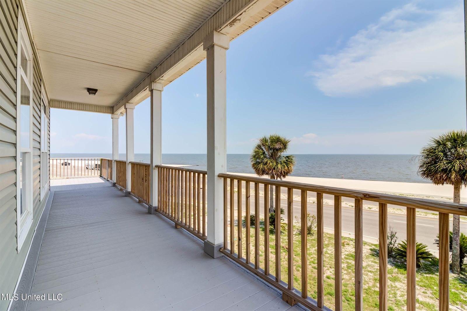 898 W Beach Boulevard, Long Beach, MS 39560