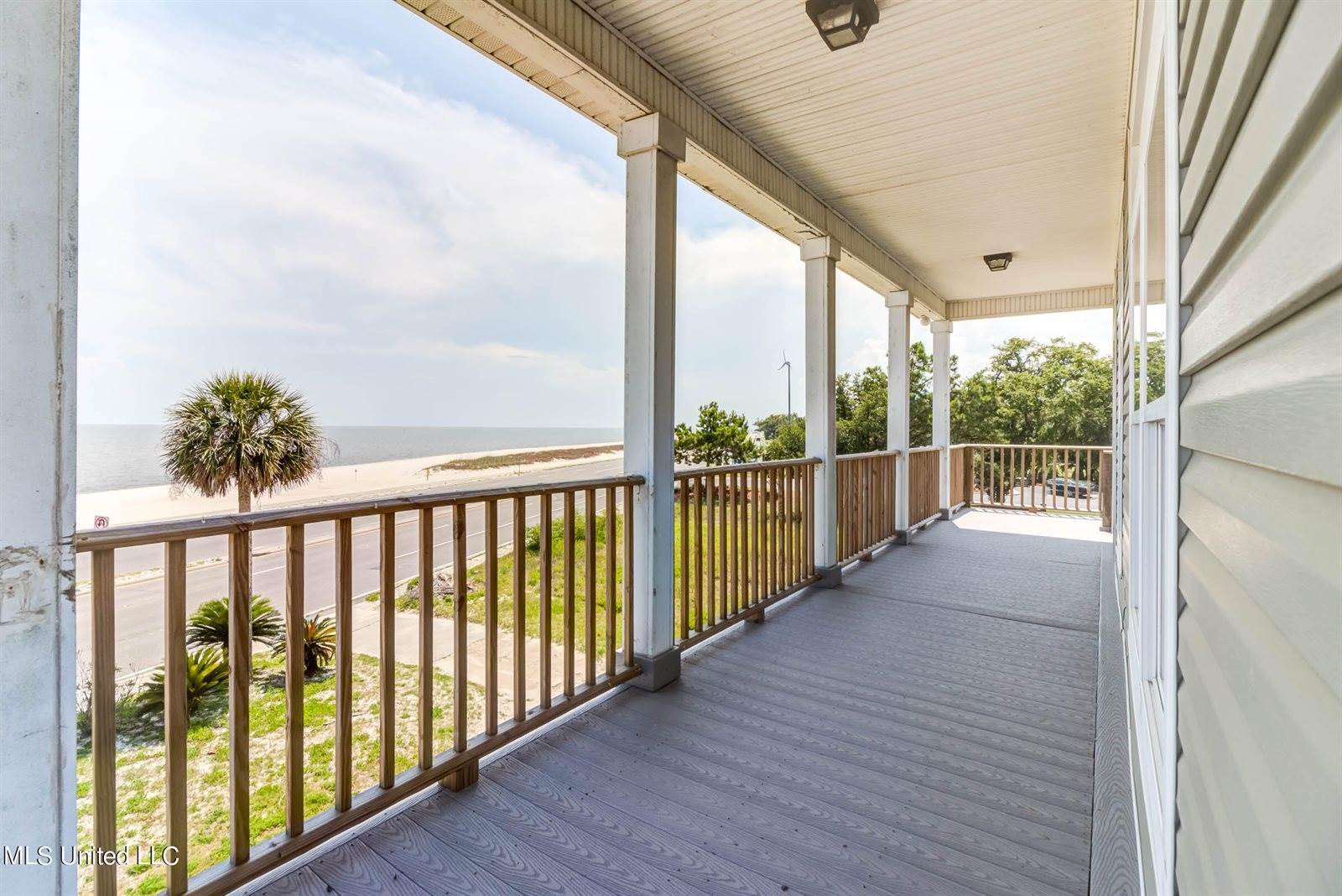 898 W Beach Boulevard, Long Beach, MS 39560