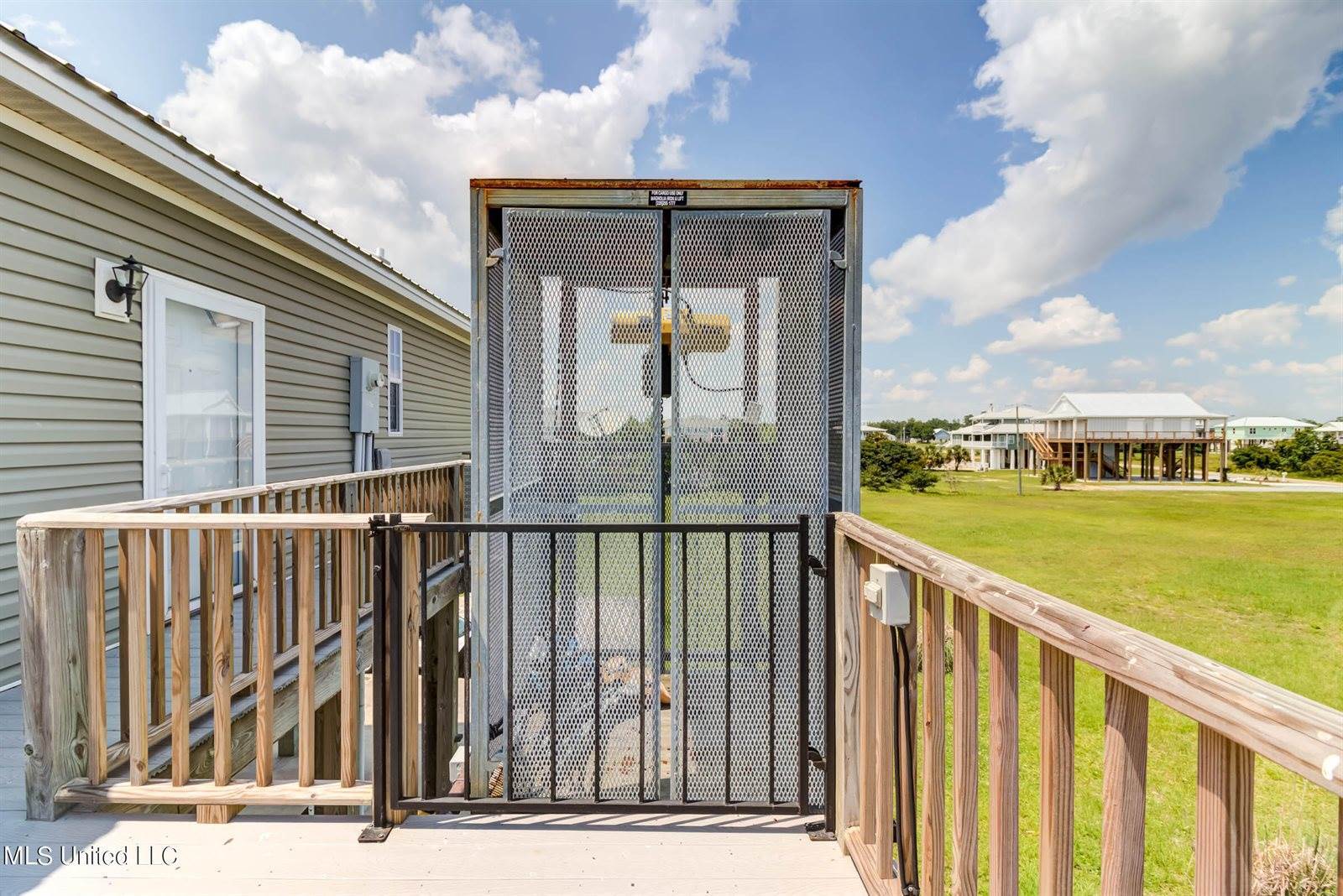 898 W Beach Boulevard, Long Beach, MS 39560