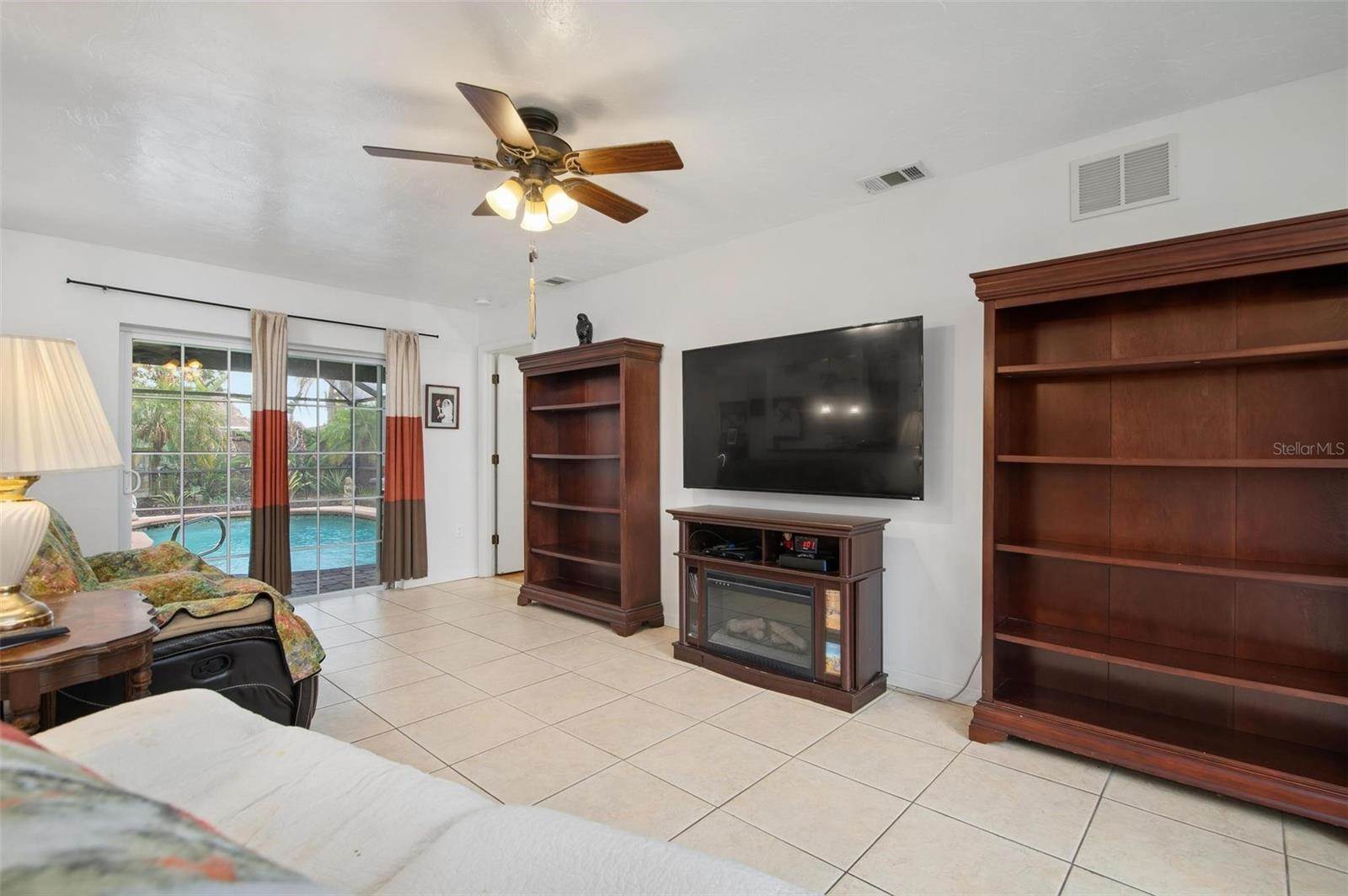 4123 Lancaster Drive, Sarasota, FL 34241