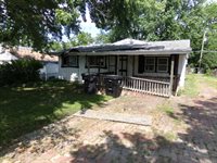 1020 SE Bellview Ave, Topeka, KS 66607