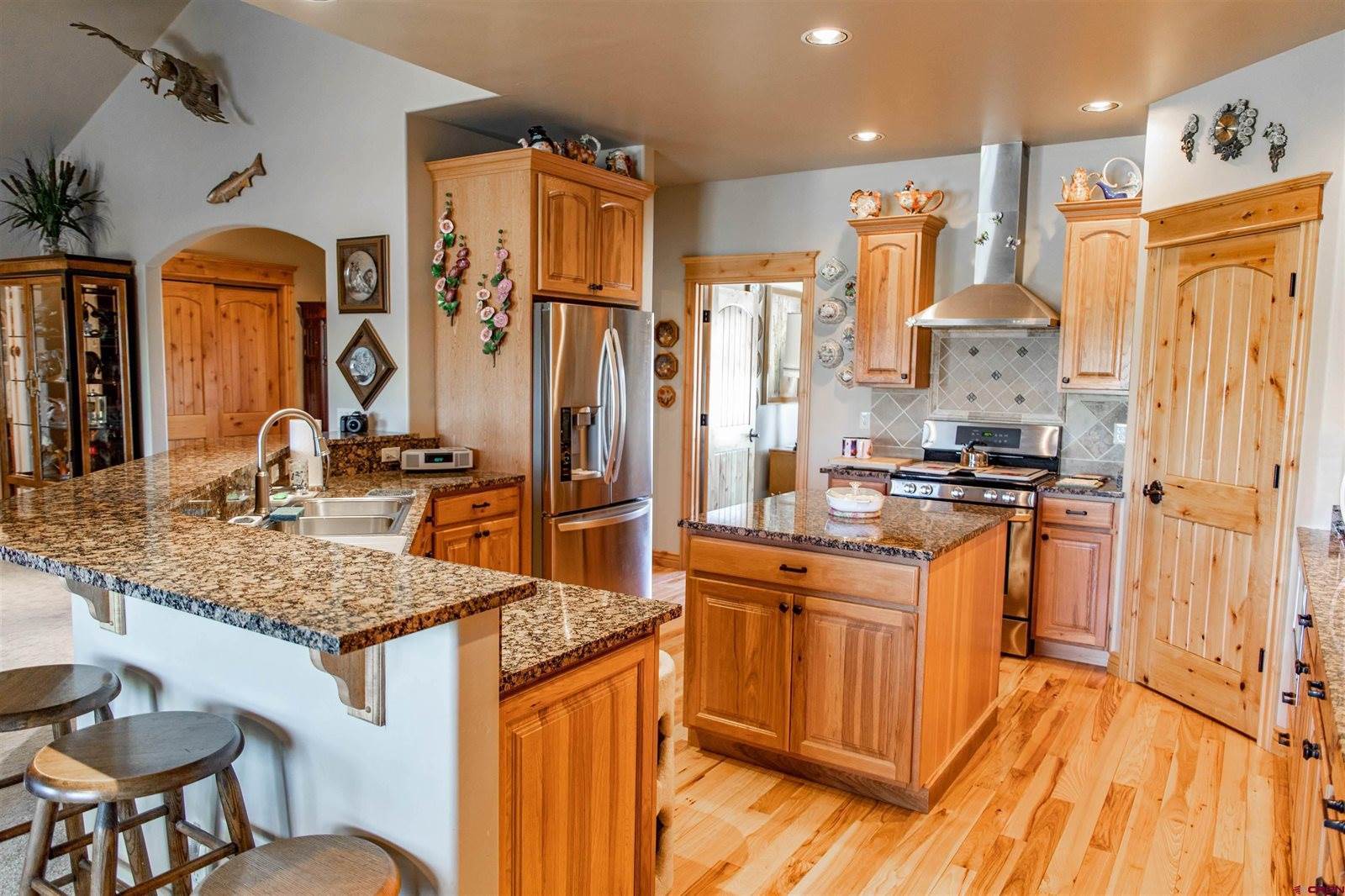 69072 E Oak Grove Road, Montrose, CO 81403