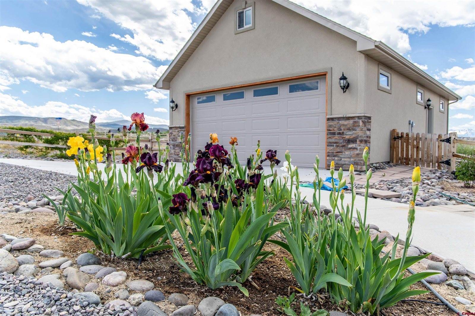 69072 E Oak Grove Road, Montrose, CO 81403