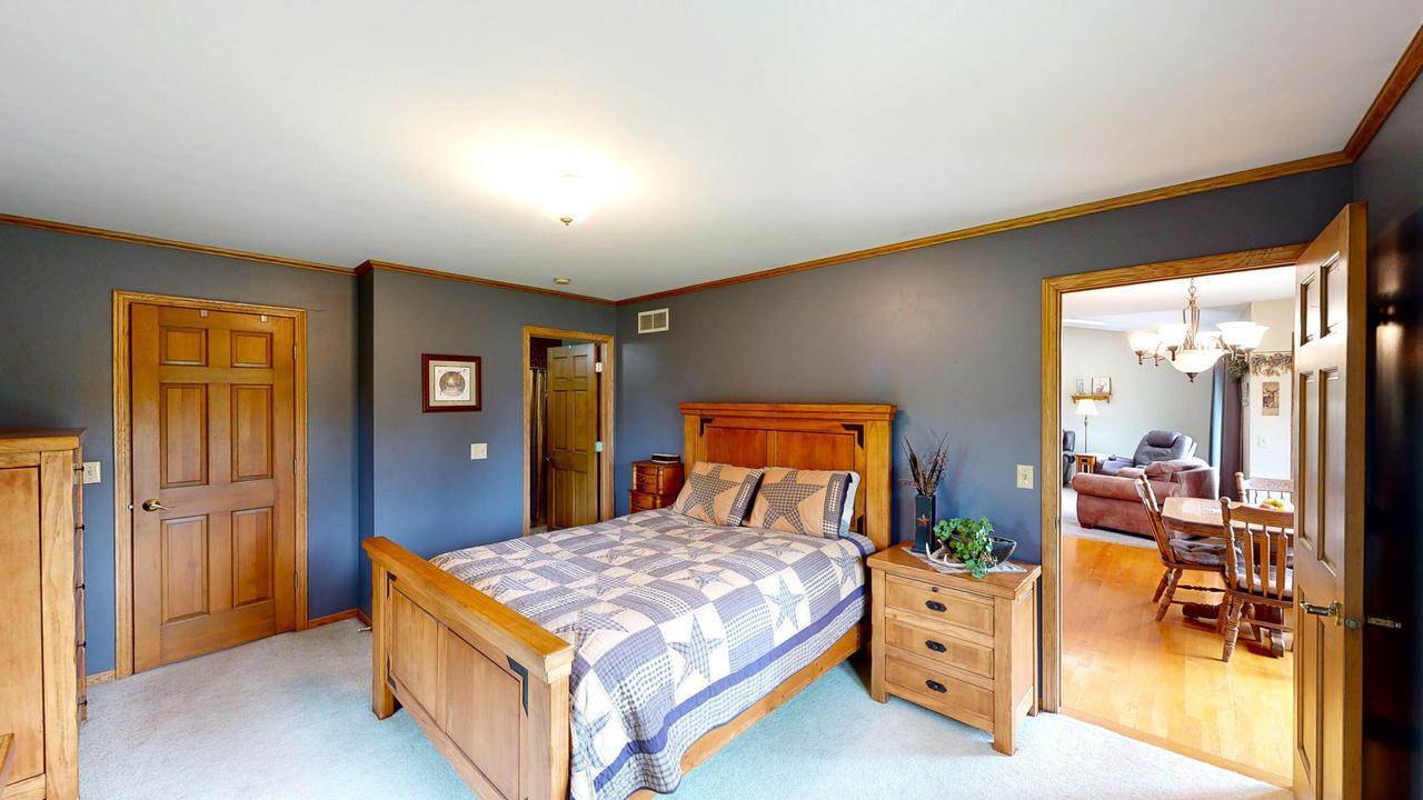 W6143 N Thornapple Ct, Fort Atkinson, WI 53538