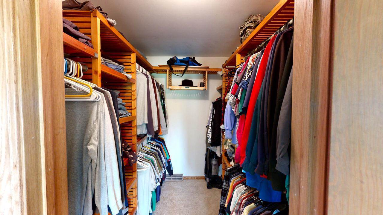 W6143 N Thornapple Ct, Fort Atkinson, WI 53538