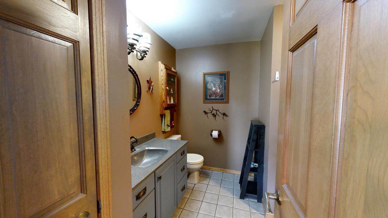 W6143 N Thornapple Ct, Fort Atkinson, WI 53538