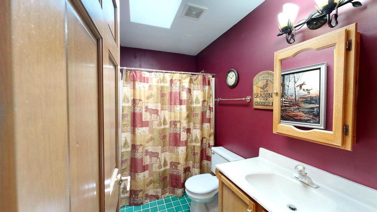 W6143 N Thornapple Ct, Fort Atkinson, WI 53538