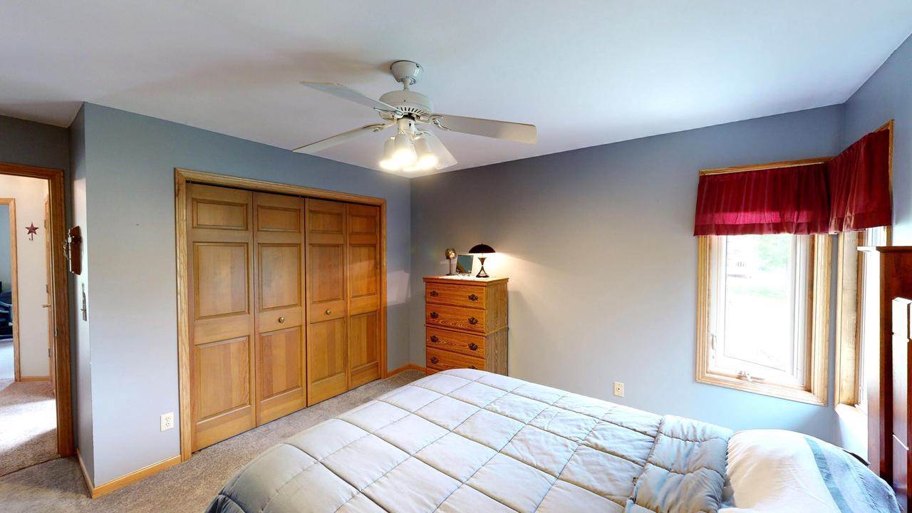 W6143 N Thornapple Ct, Fort Atkinson, WI 53538