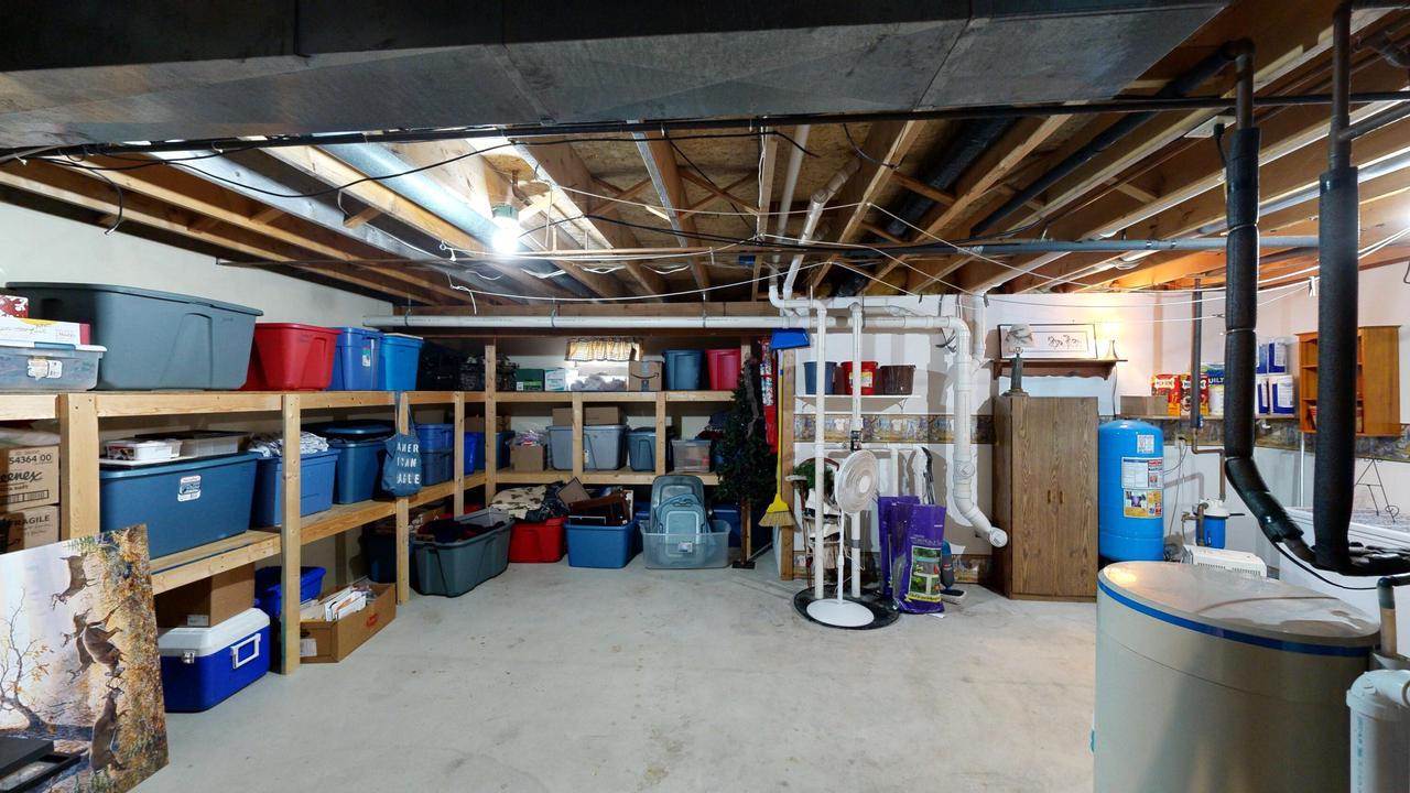 W6143 N Thornapple Ct, Fort Atkinson, WI 53538