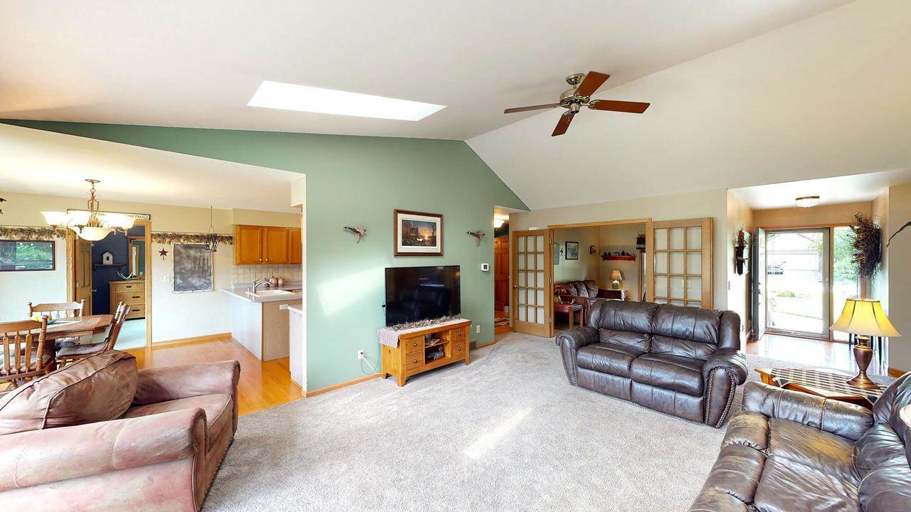 W6143 N Thornapple Ct, Fort Atkinson, WI 53538