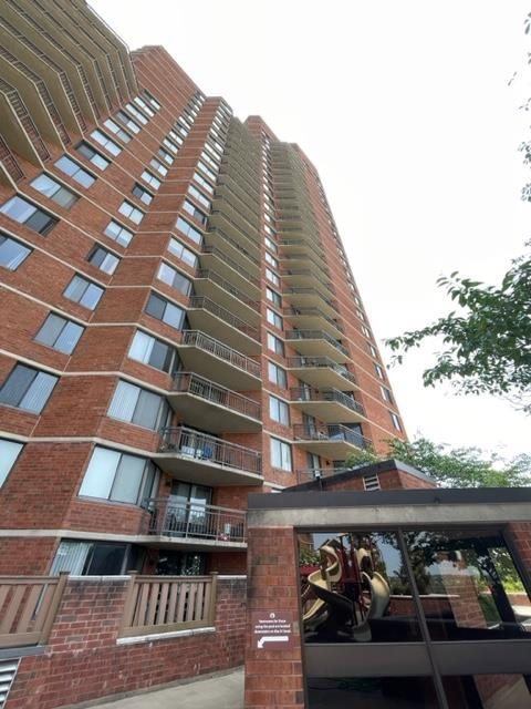 313 Harmon Cove Tower, #313, Secaucus, NJ 07094