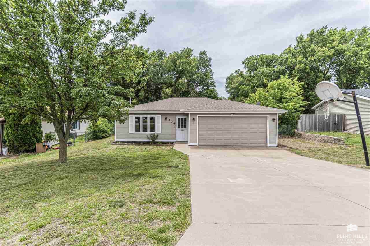 308 Palomino Lane, Ogden, KS 66517