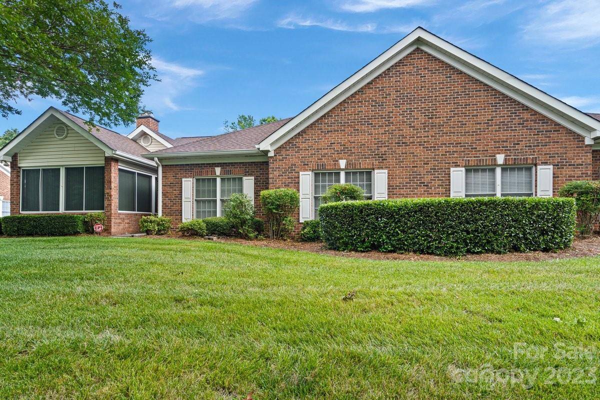 9039 Grand Oak Drive, Charlotte, NC 28277