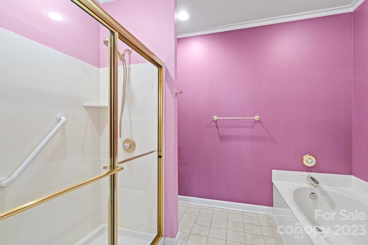 9039 Grand Oak Drive, Charlotte, NC 28277