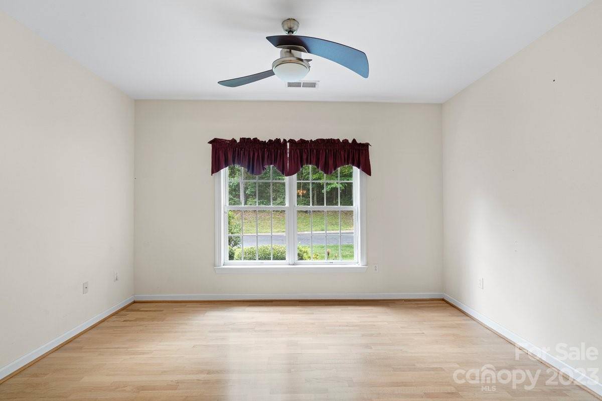 9039 Grand Oak Drive, Charlotte, NC 28277