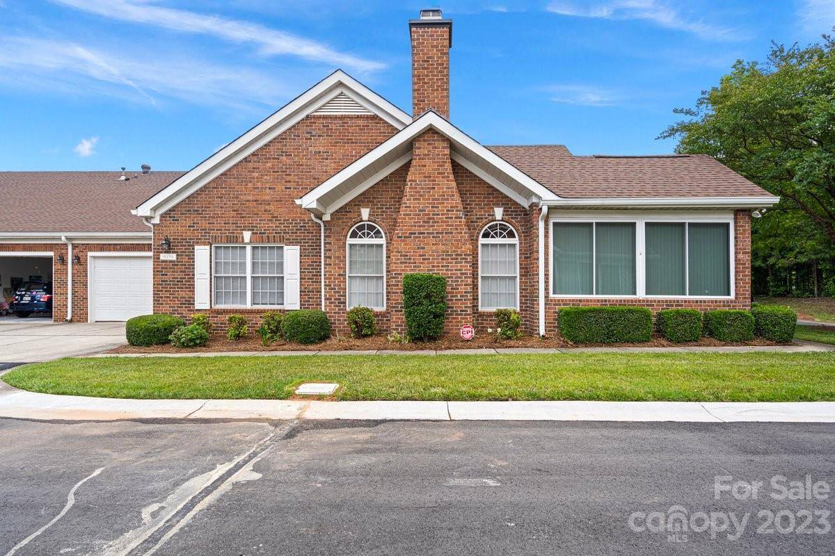 9039 Grand Oak Drive, Charlotte, NC 28277