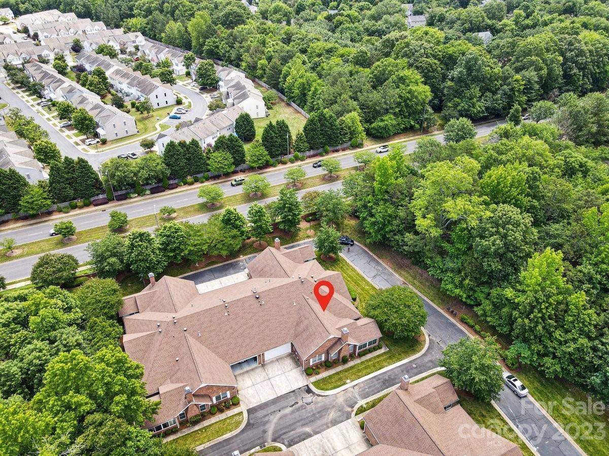 9039 Grand Oak Drive, Charlotte, NC 28277